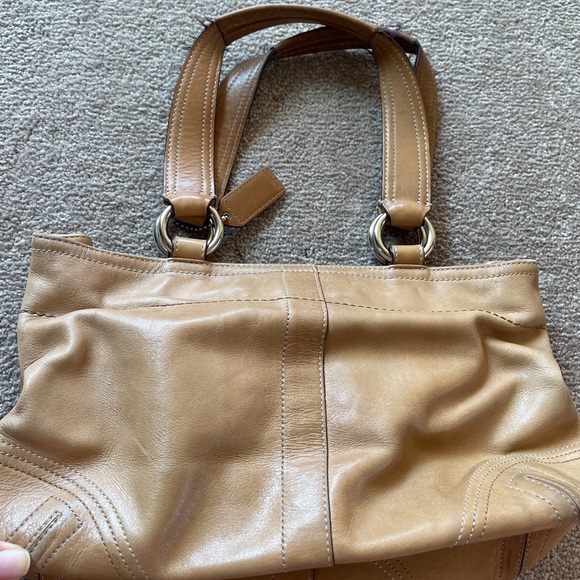 Authentic Coach Women’s Handbag - Picture 6 of 8